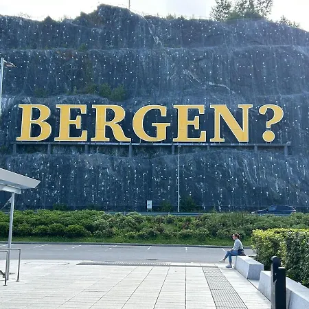 Family-friendly Townhouse On Landas